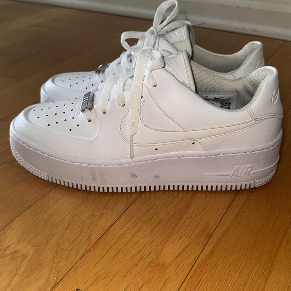 Air Force 1’s platform women’s size 8 - Picture 4 of 5